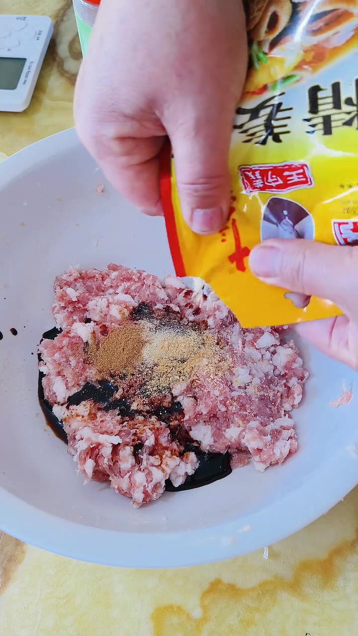 猪肉白菜馅水饺调馅方法鲜嫩多汁还报团,老好吃了