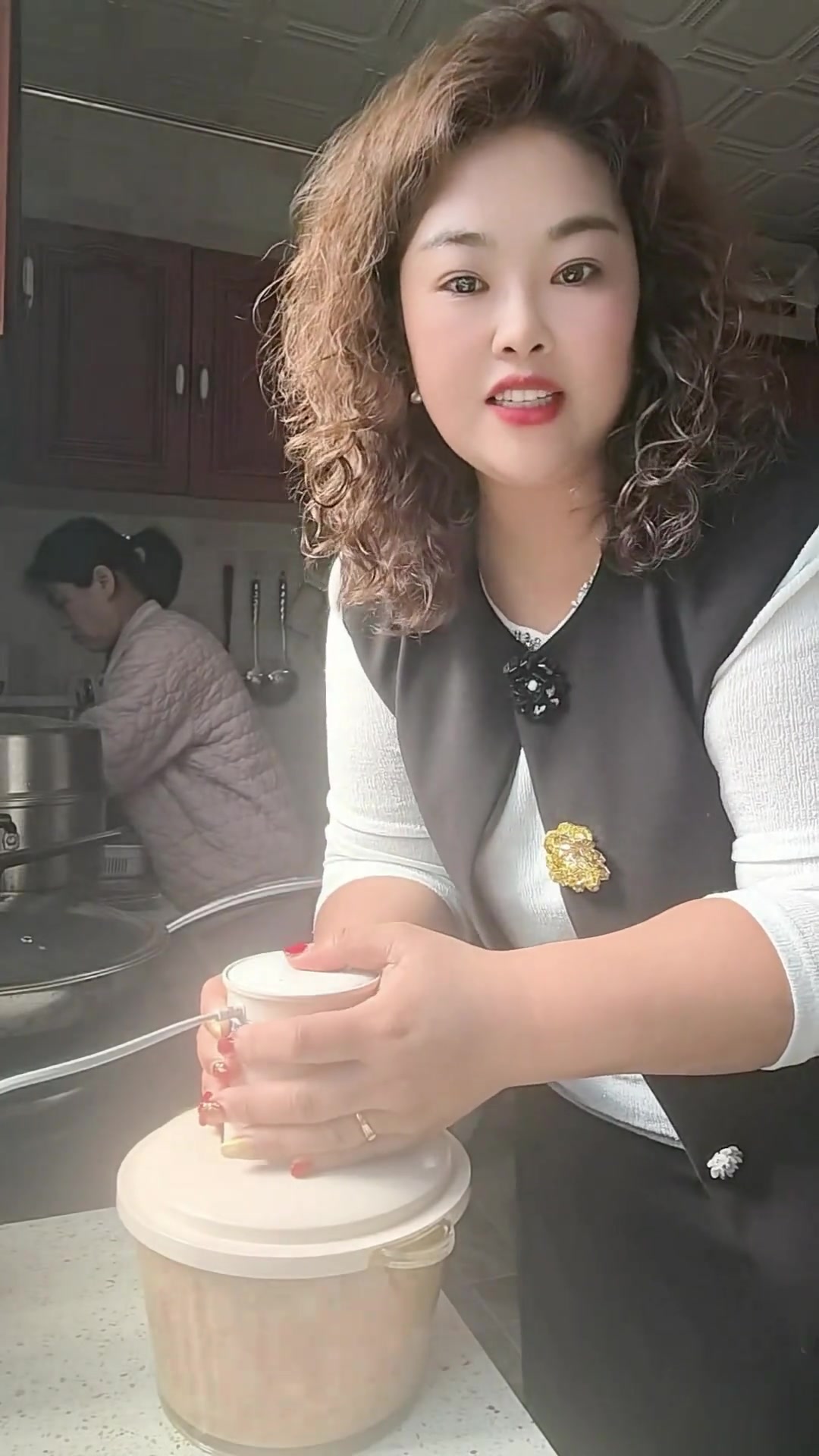 真材实料才能做出好味道，教你最简单的炸小肉丸子方法