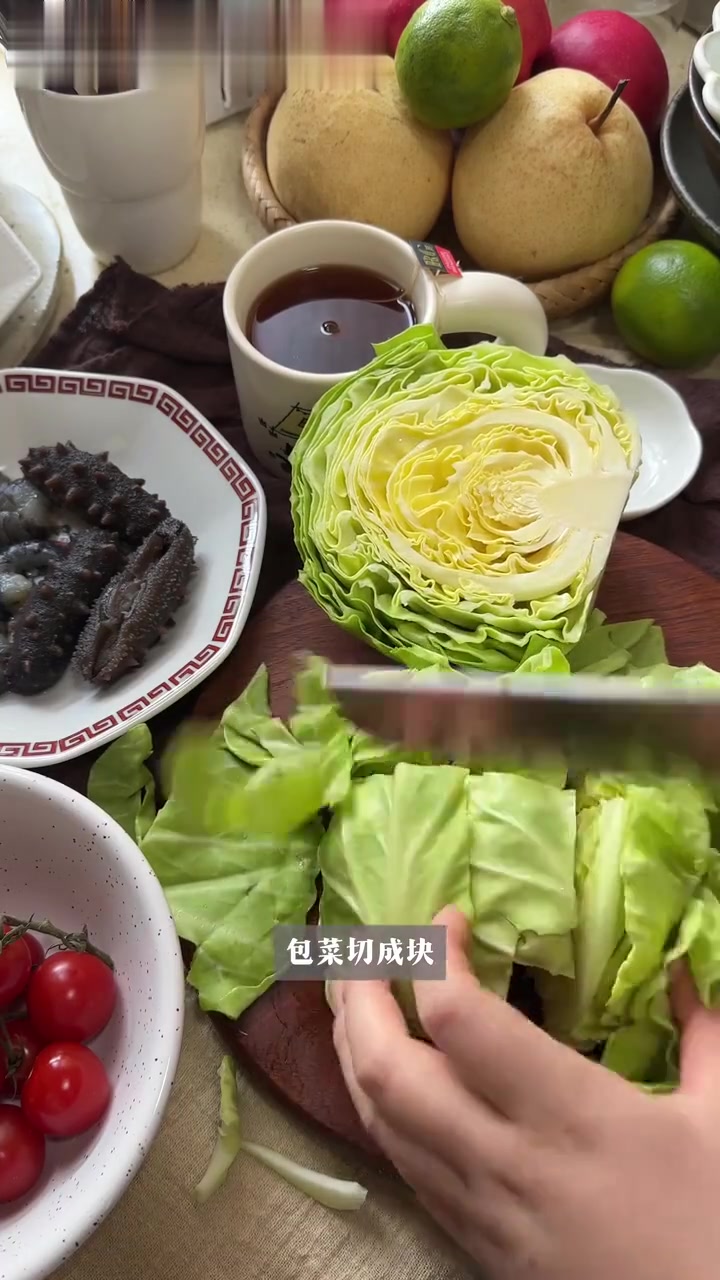 中式午餐:鸡汤泡饭拌青菜