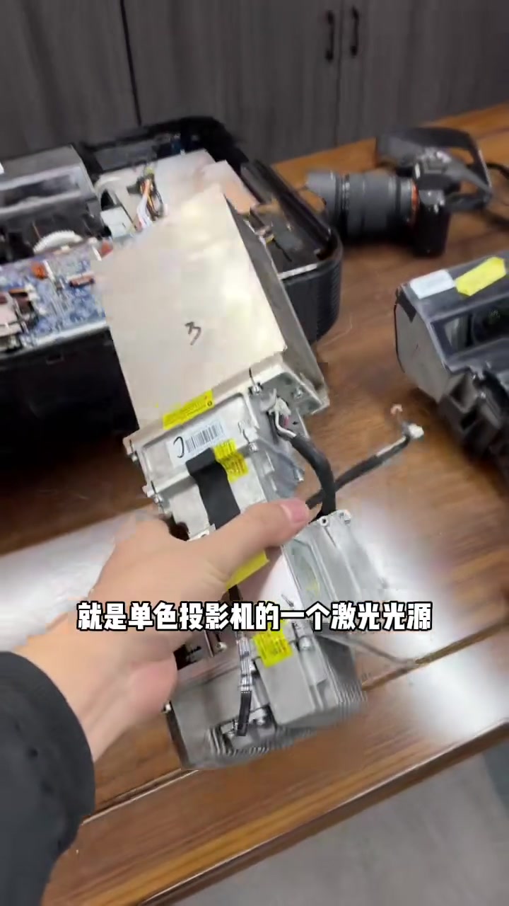 激光投影机的工作原理讲解，激光投影仪一定比其它投影仪好么？