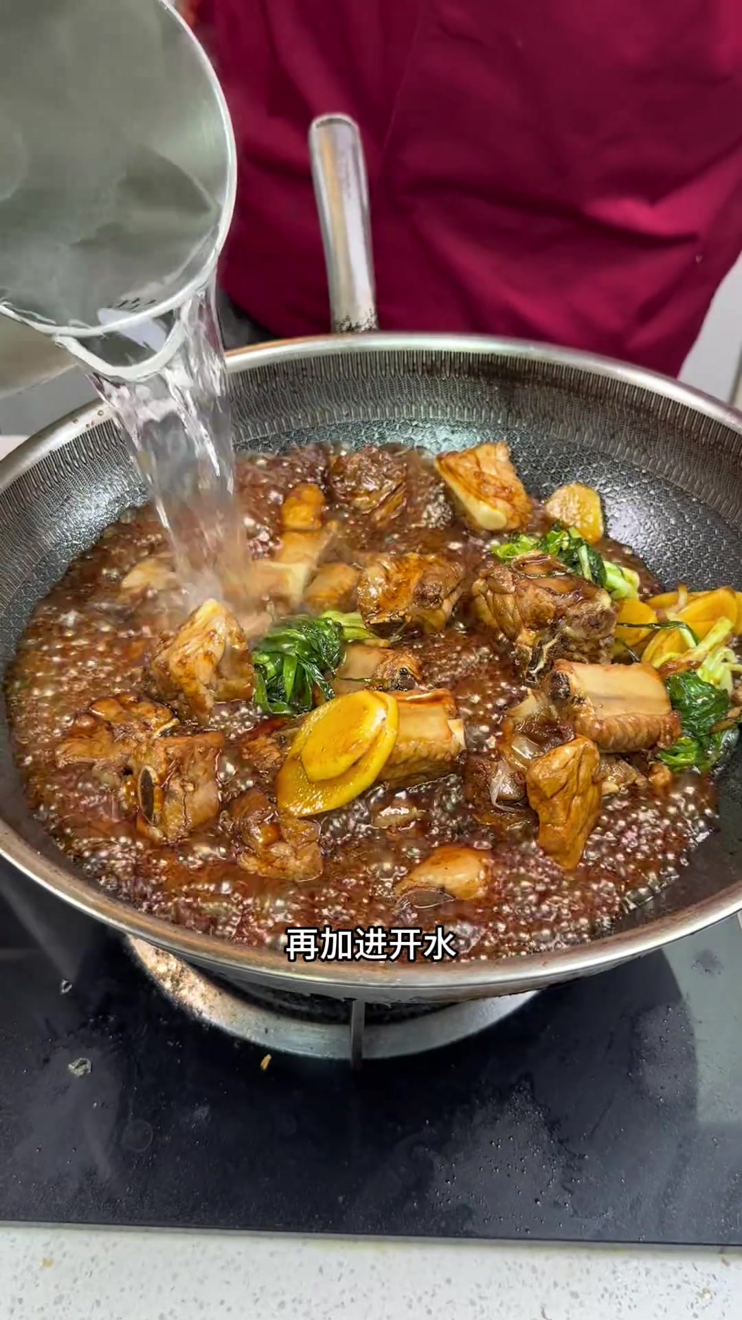 老式糖醋排骨分享给大家。#糖醋排骨 #糖醋排骨家常做法 #美食教程