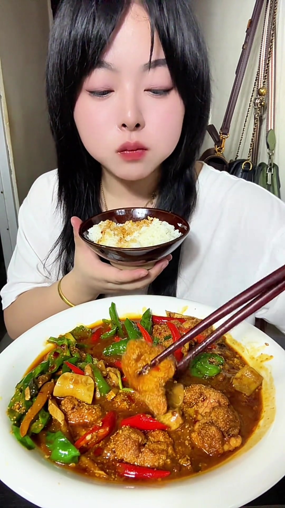 香辣鱼籽鱼泡太香了,跑了好几回才买到