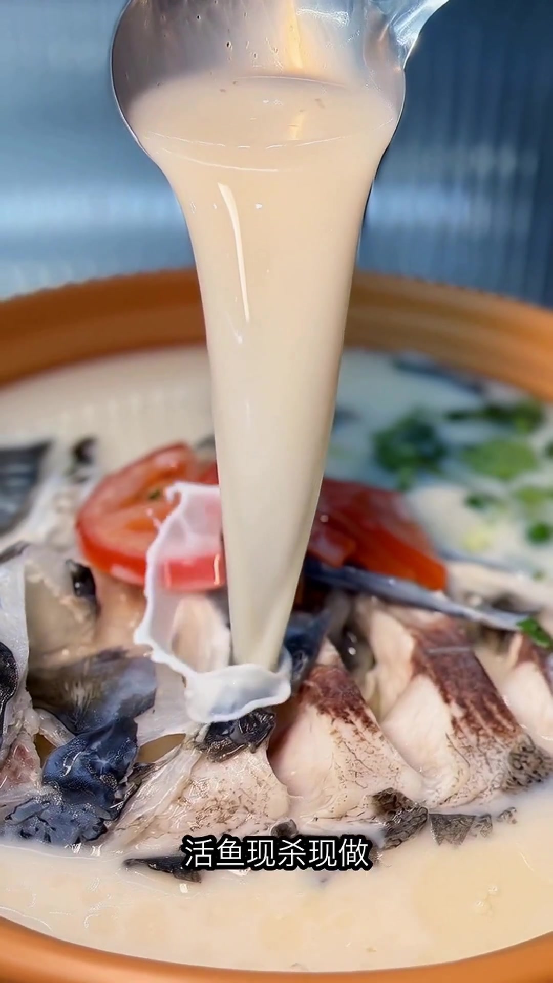 千岛湖冬日美食之旅,一碗鱼头汤暖胃又暖心,你尝过了吗?