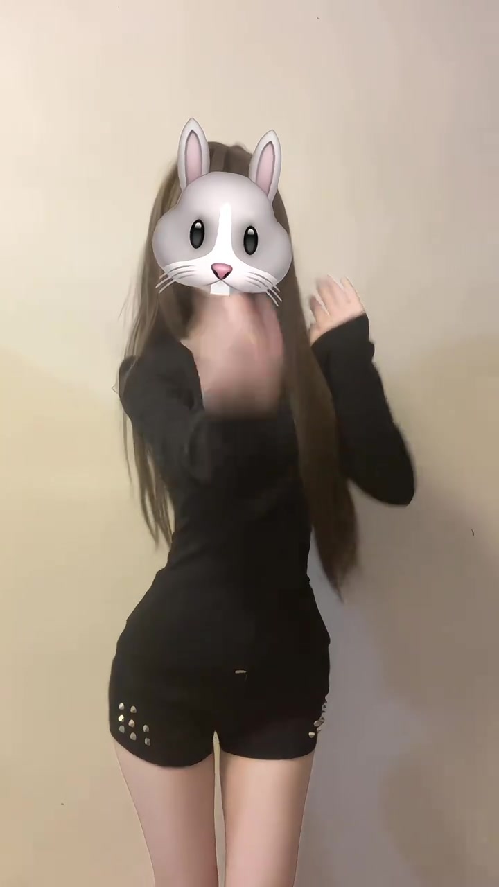 世界都是灰色#卡点舞 #慢摇 #王者主页 #绿色dj #正常穿搭无不