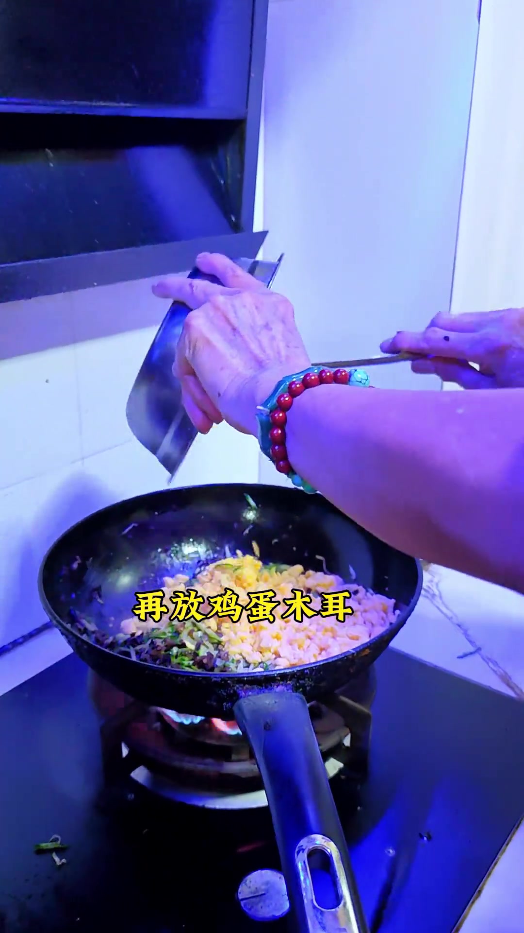 锅子饼三鲜馅料的家常做法你学会了吗?