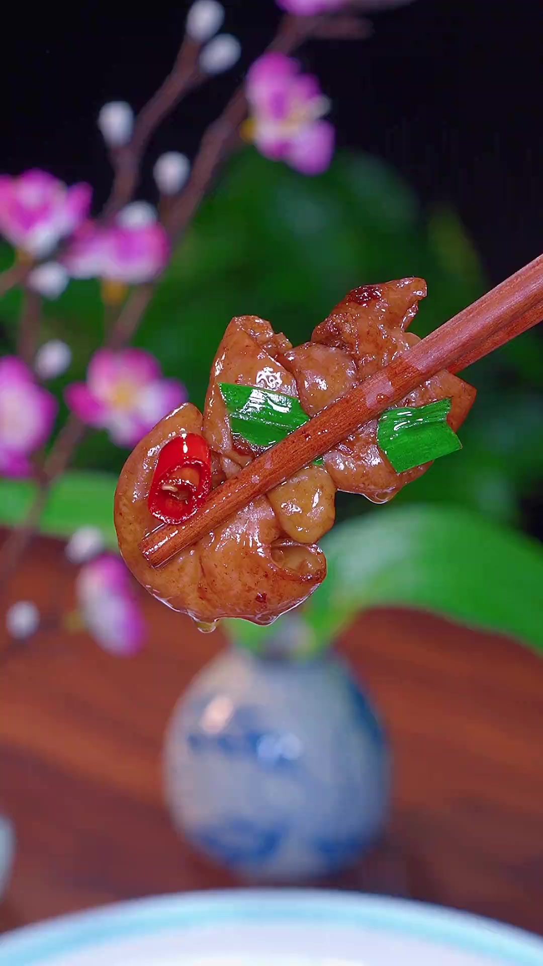 爆炒肥肠正确做法，脆嫩爽口好吃下饭