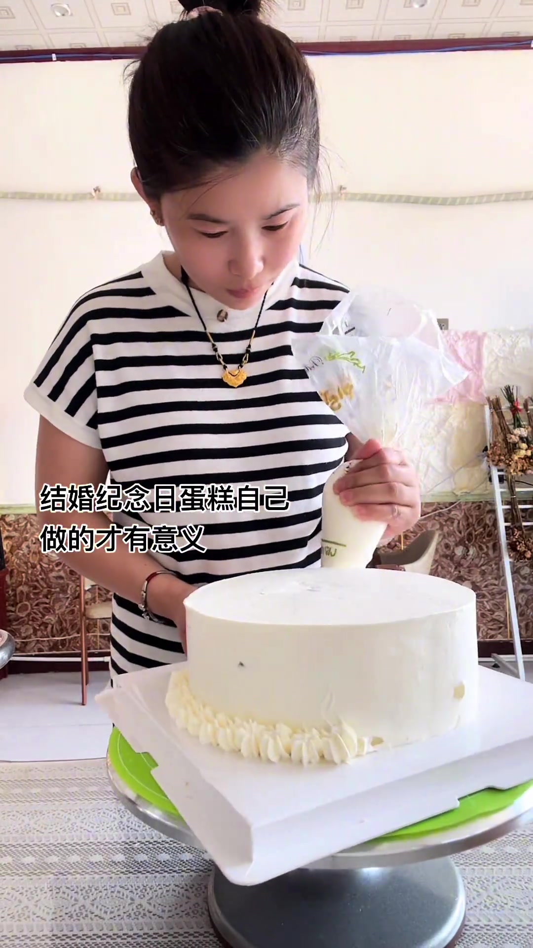 结婚13周年纪念日，亲手做蛋糕纪念
