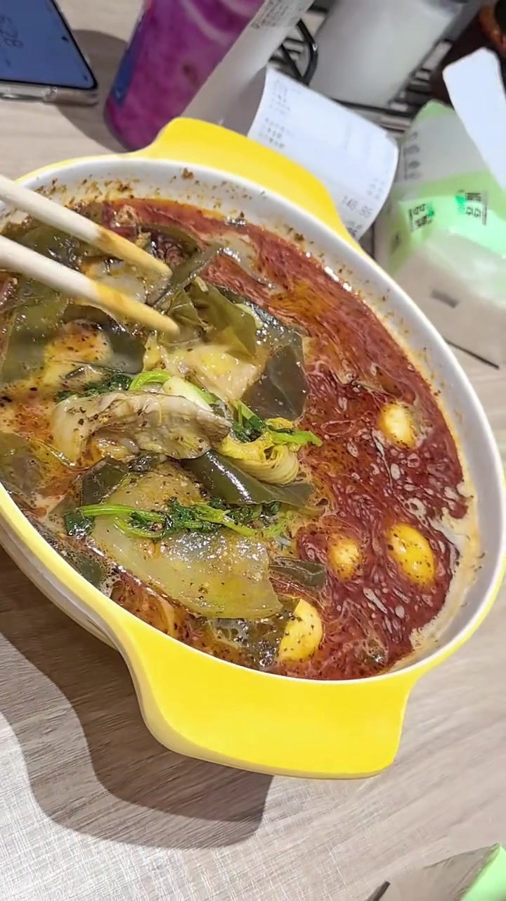 生活麻辣烫太香了，吃起来比火锅还过瘾