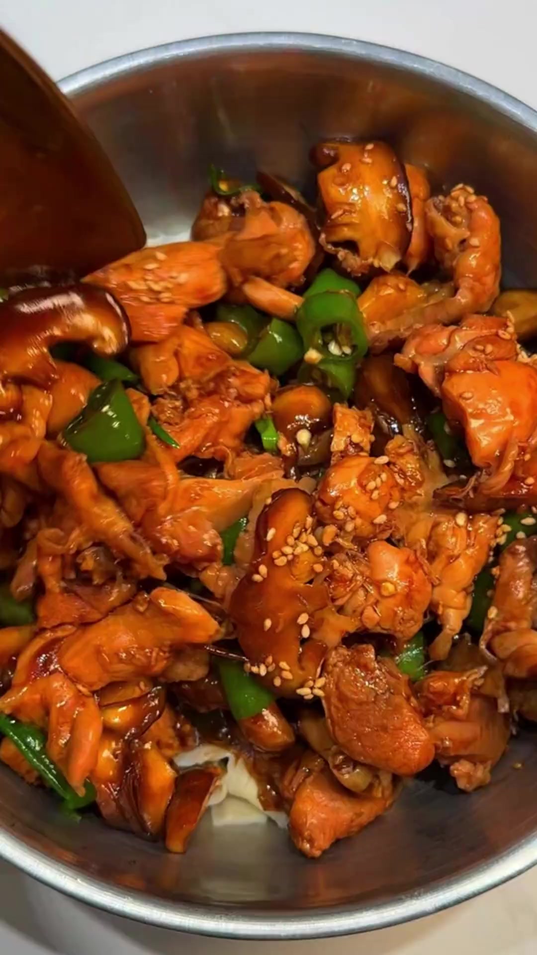 黄焖鸡拌面太绝了，以前只吃拌饭