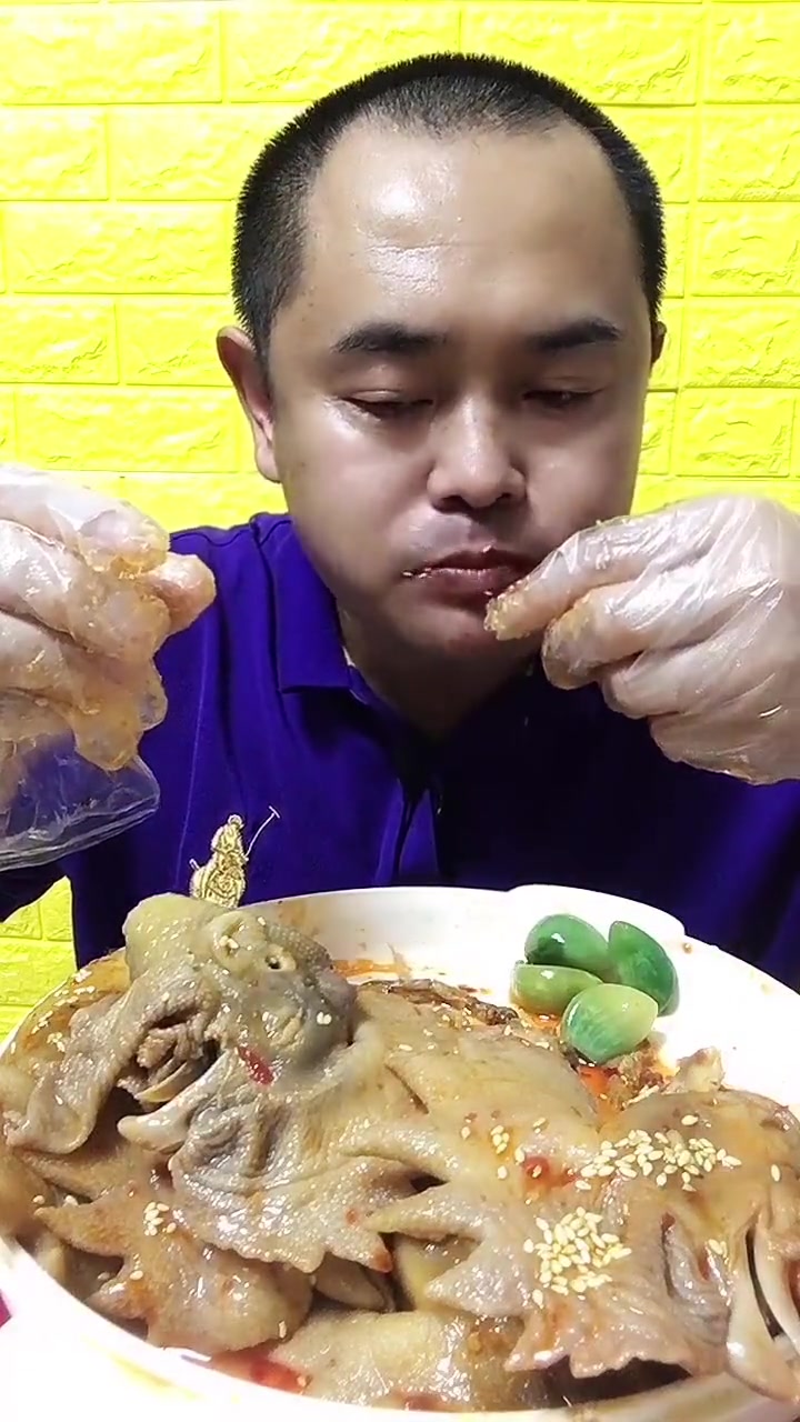 好几天没吃生鲜公鸡头，还是这味儿！