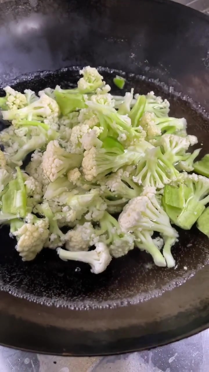 呛拌花菜怎么做？海米呛花菜，拌有机花菜