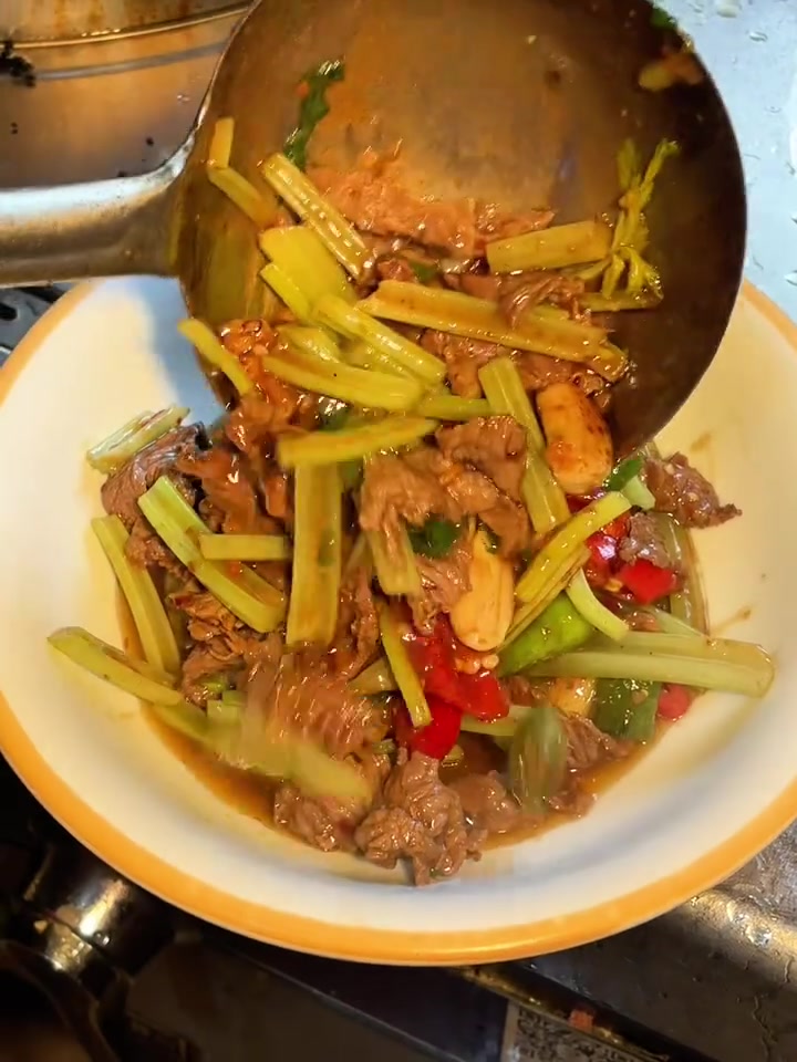 多少次深夜馋宜兴这一口跷脚牛肉！