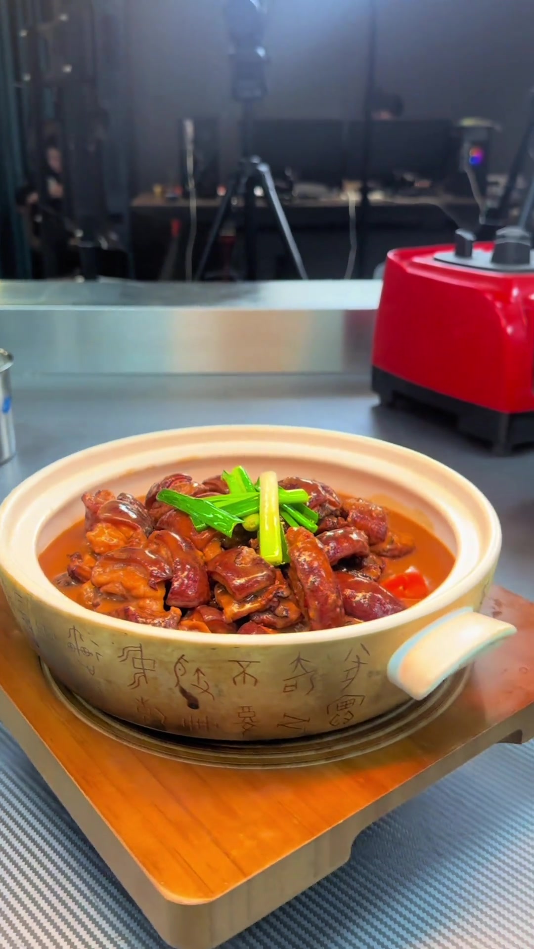 用心做好古法焖羊腩，冬季粤菜美食分享
