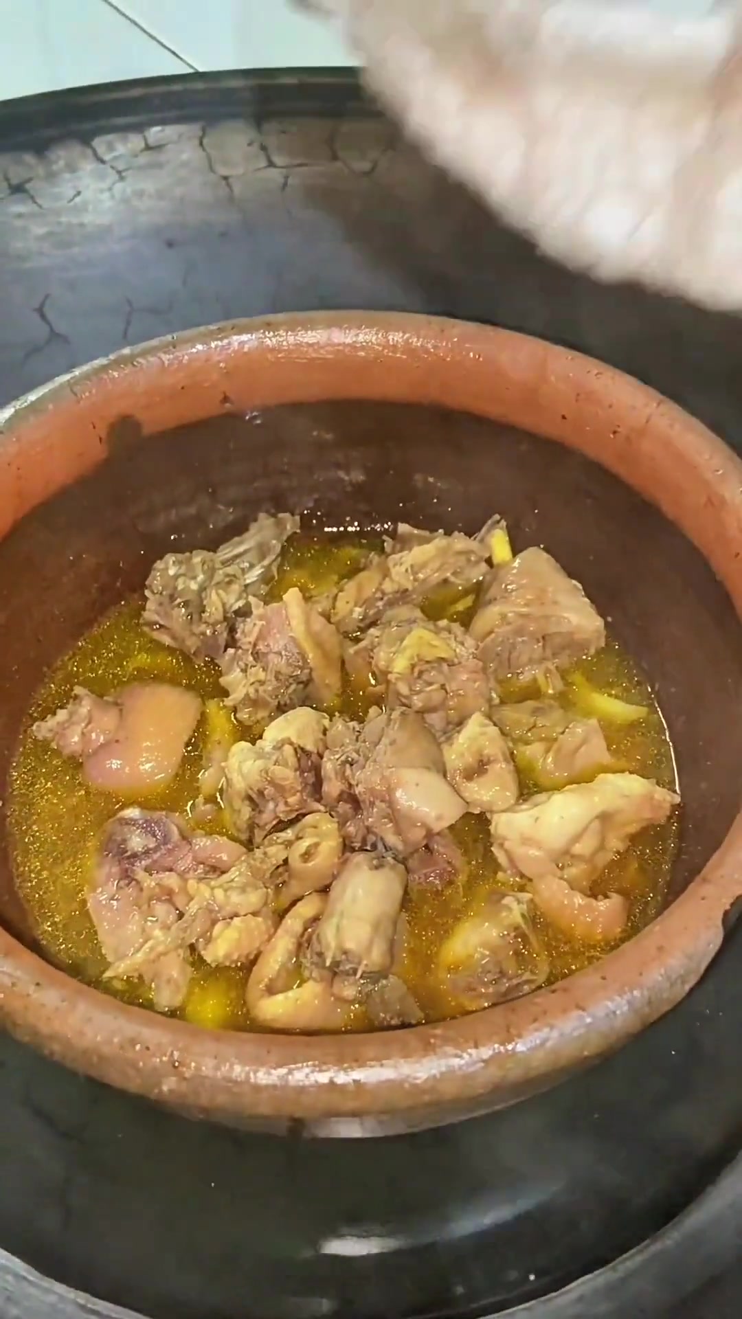 瓦盆炖土公鸡，原汁原味，做法简单好吃健康