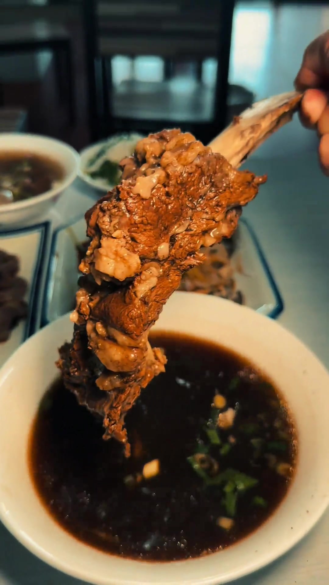 牛排汤惊艳!凉拌牛杂火候佳