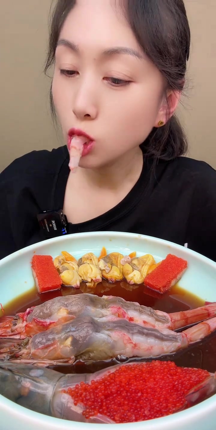 小椰子螺虾拼盘绝了，比大的好吃太多！