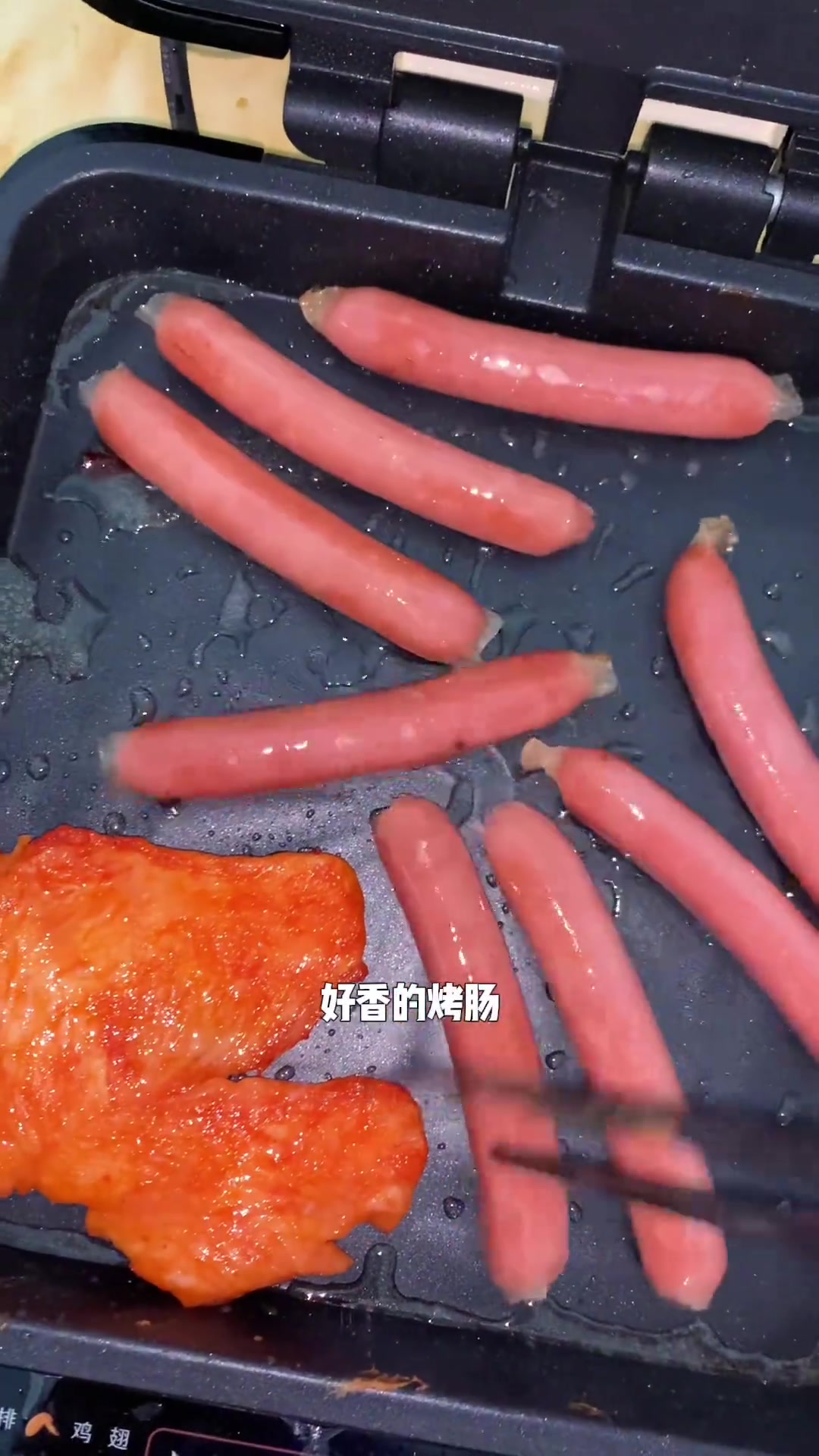 记录糯米饭团摆摊生活，繁花锦簇需过程
