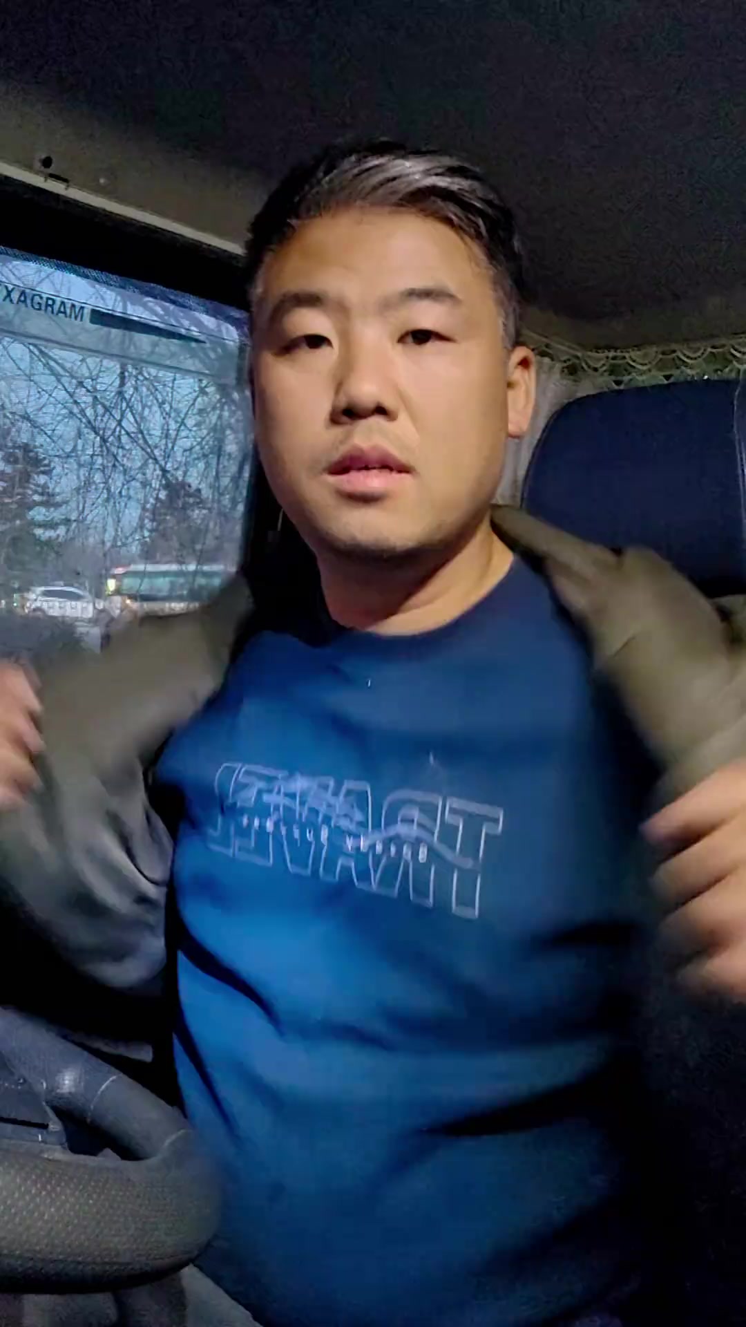 司机群里并不是都傻,只是不想太较真,别认为躲着你就是默认让你欺负的……