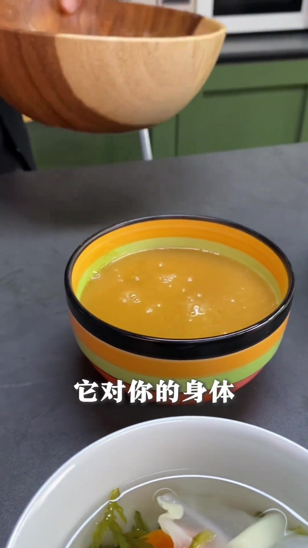 每天喝蔬菜汤好处多，做法简单还香，口感特别好