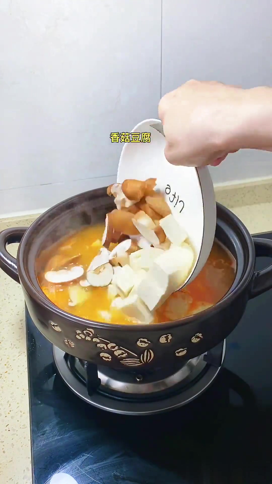 丝瓜虾仁三鲜汤清爽鲜甜，营养满满又好喝