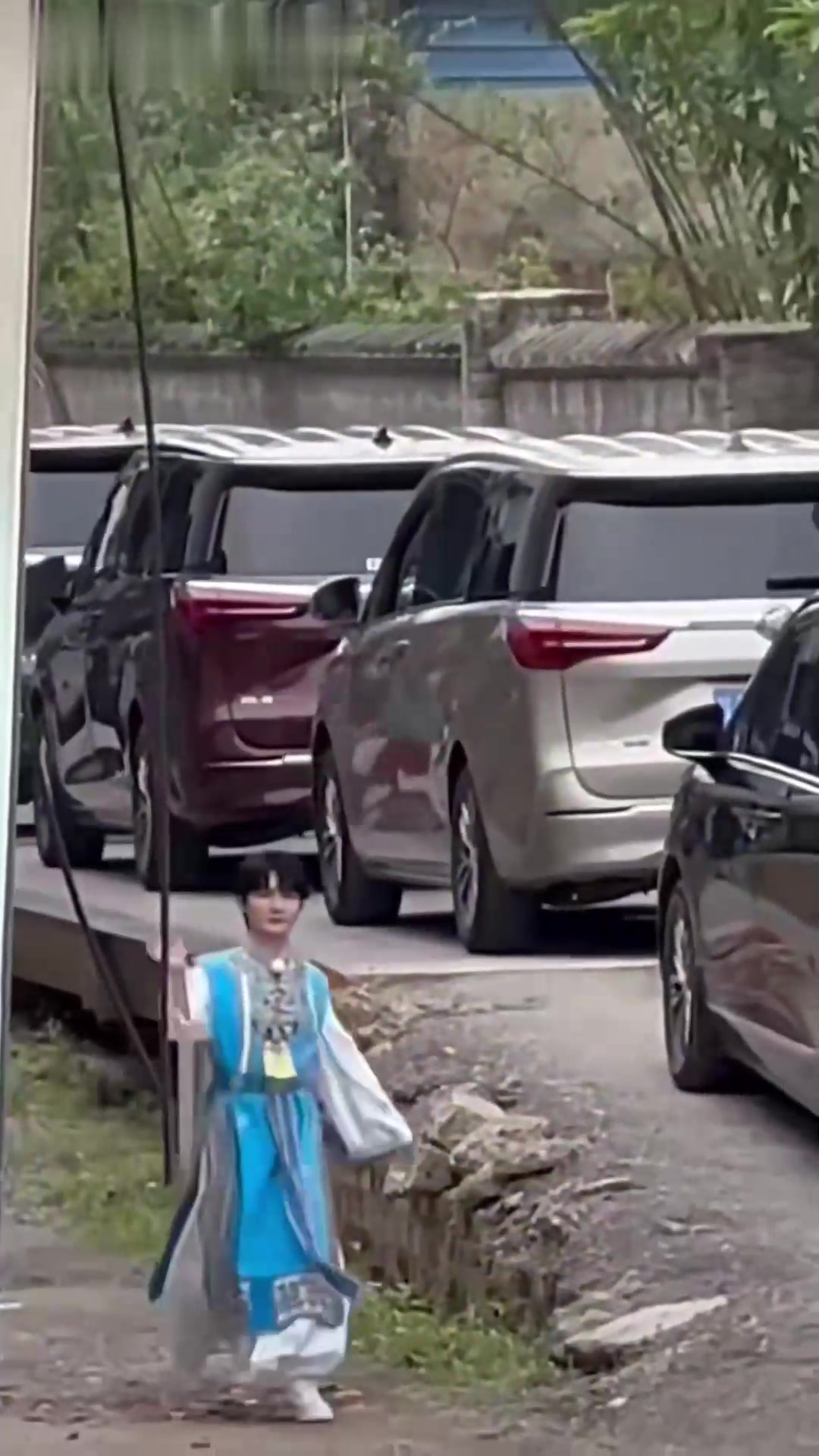 南宁路透，小王子这颜值谁比得了哇！拍什么？生米喊的声音好大就怕深深听不到