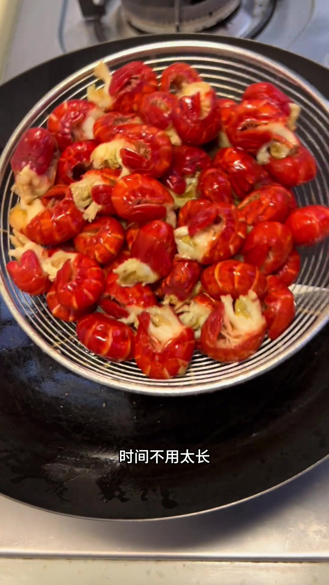 蒜蓉小龙虾家常做法，蒜香浓郁超入味