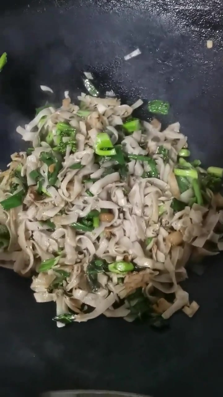 腊肉炒豆丝，家常小炒太香了