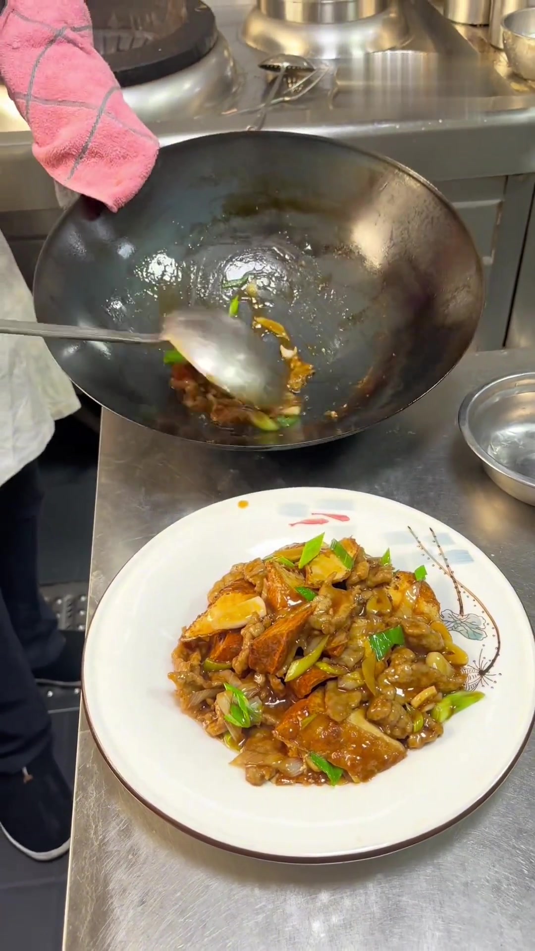 家常肉片烧豆腐，香到跺脚！