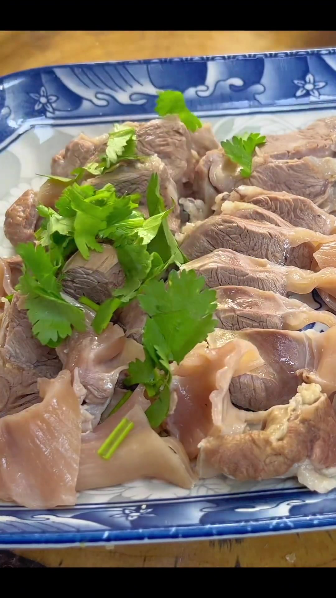 猪肝沿又名罗汉肉，白切隔山肉最是美味