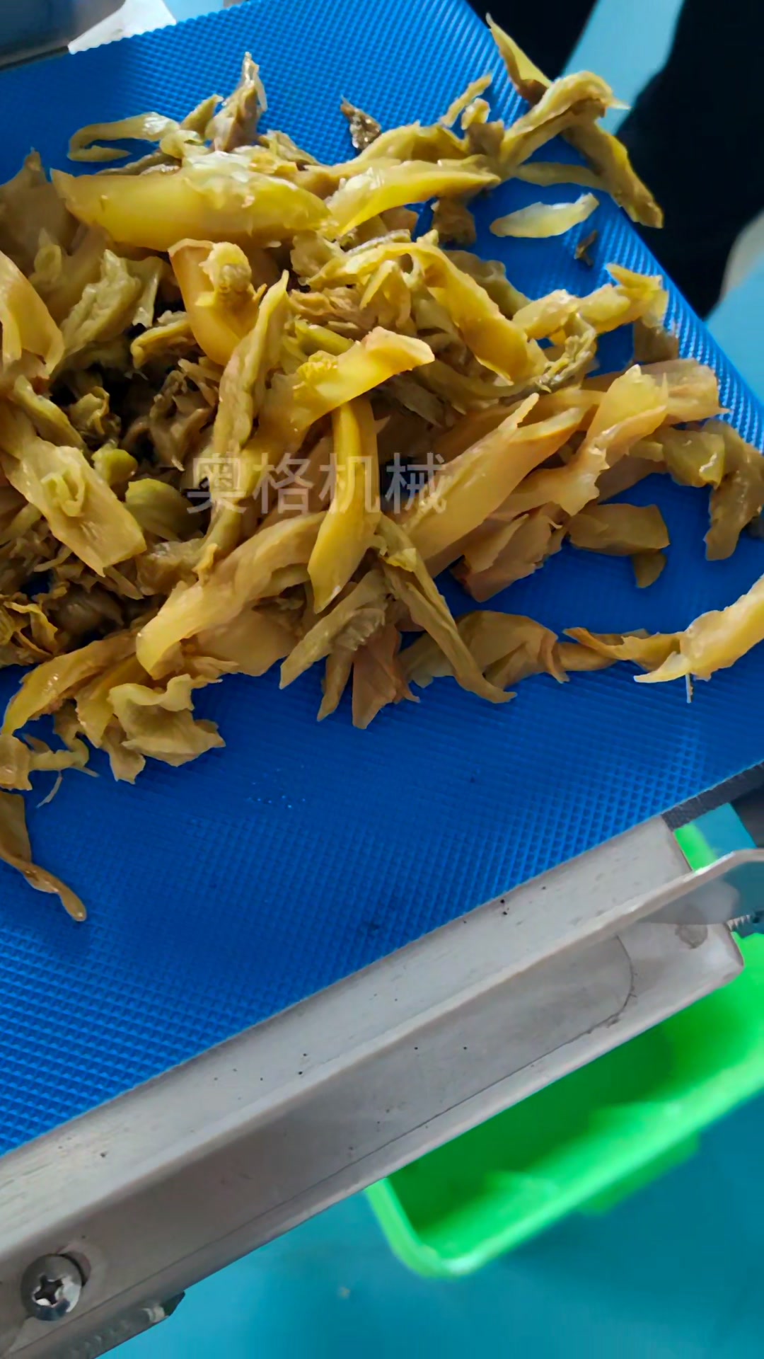 酸菜根切片机，酸菜梗切条机