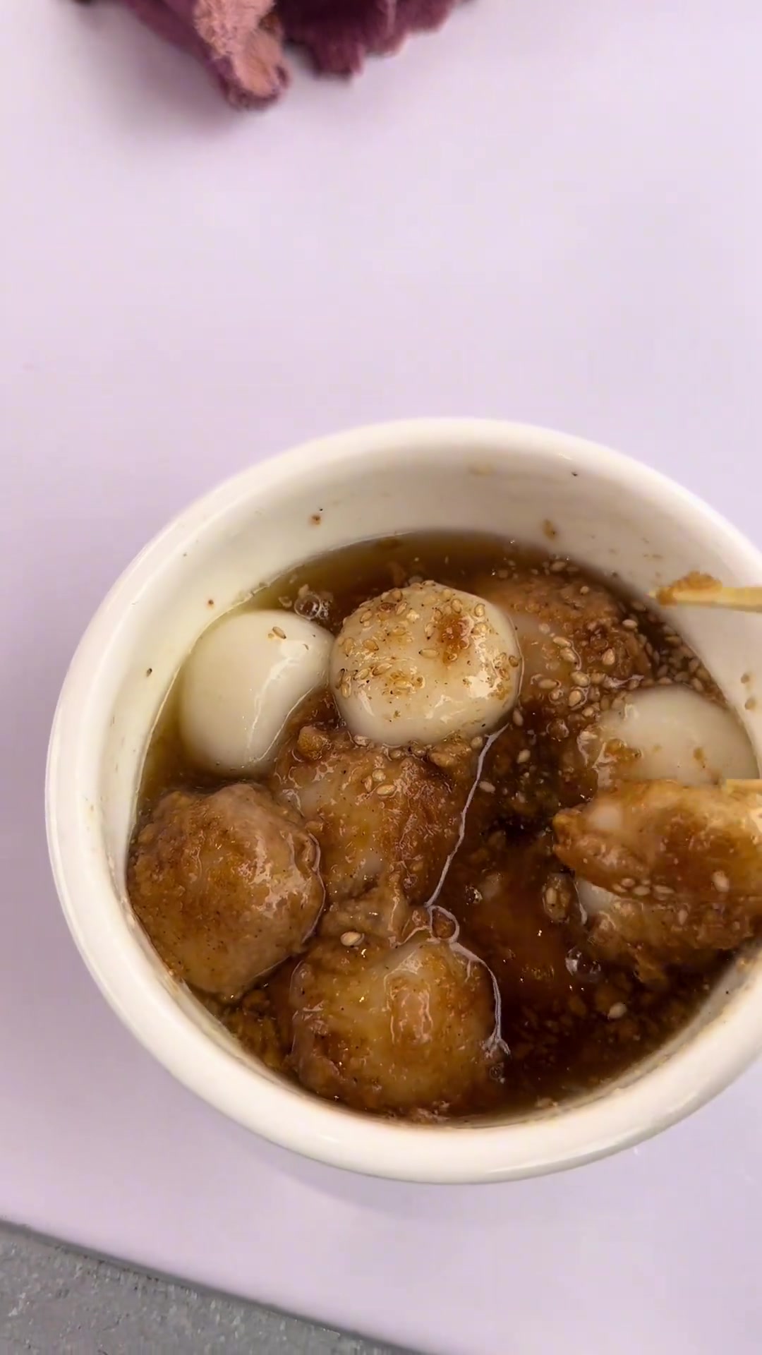 村里的汤圆,一半裹面一半不裹面