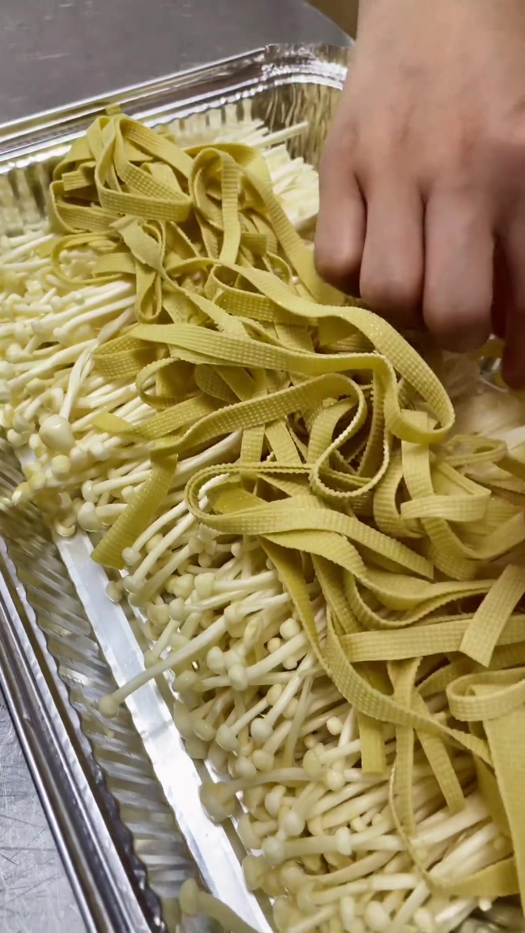 唠嗑必备美食：锡纸金针菇