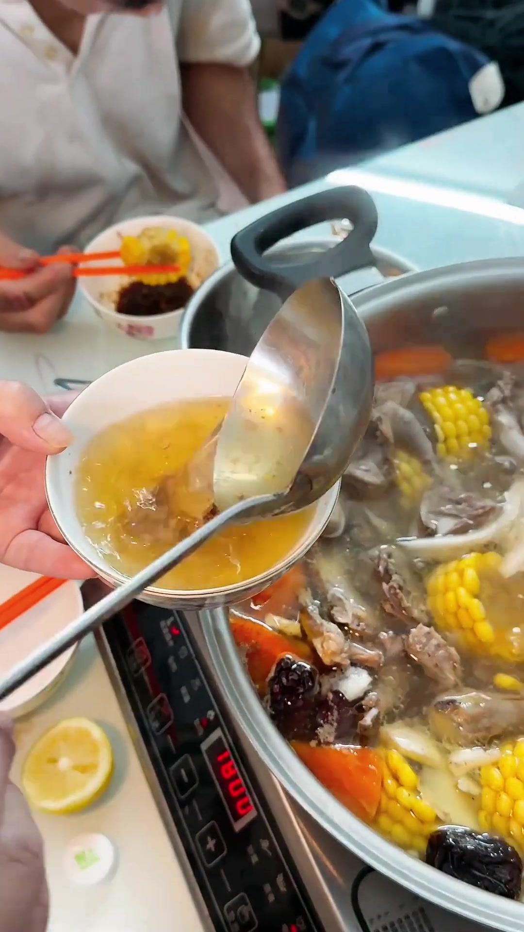 椰子乳鸽汤鲜到封神,谁懂这一口!