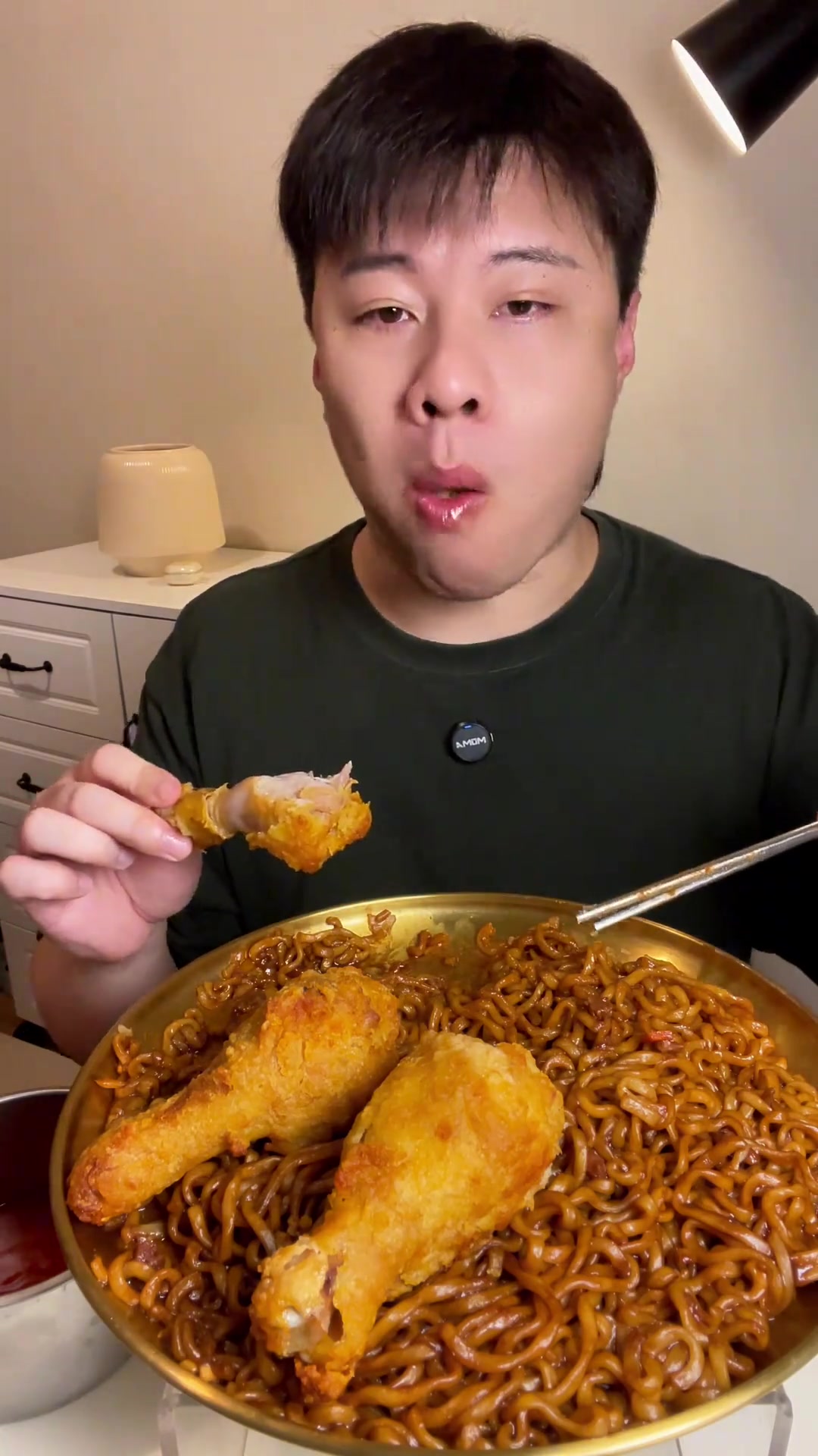 休息日在外忙到晚，回家来碗韩国炸酱面