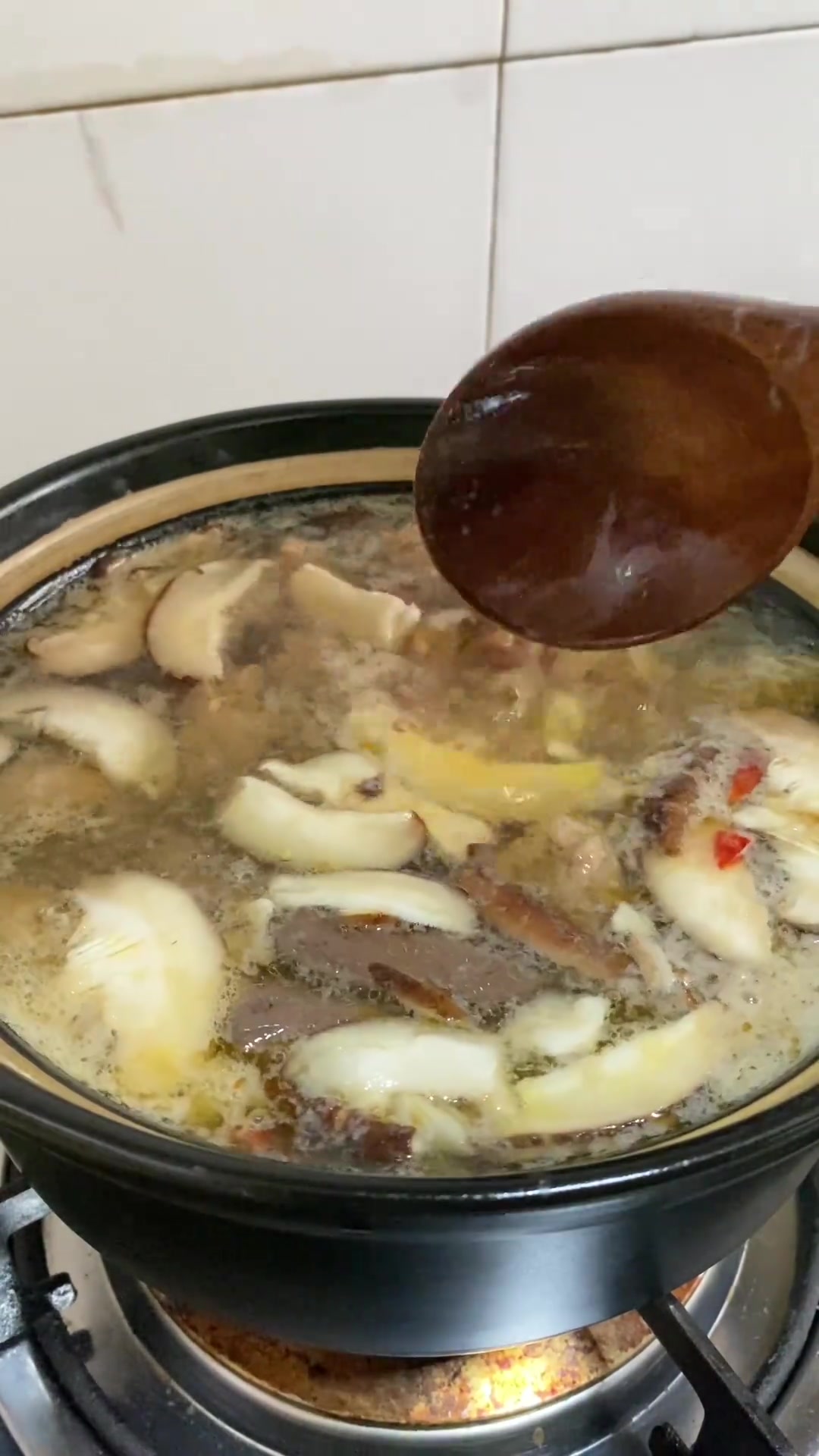 名字不起眼的杀猪汤，味道却惊艳