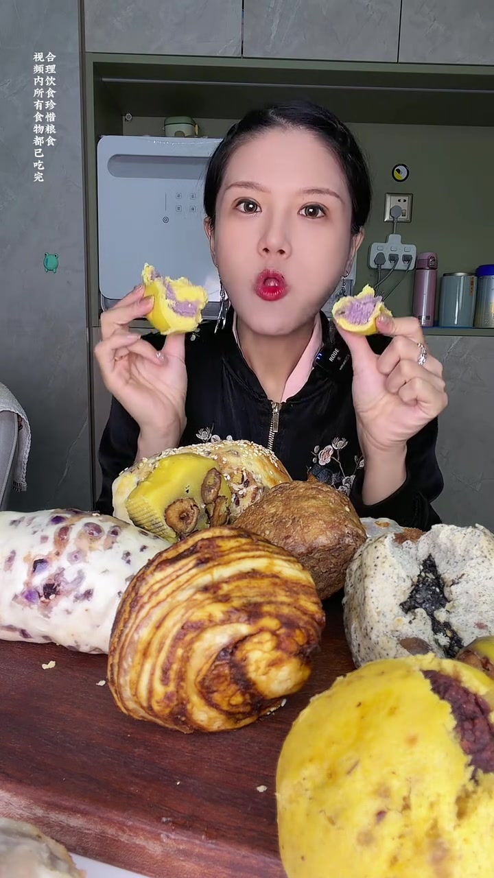 宫门口馒头测评菜团子状元坚果卷八宝粘豆包
