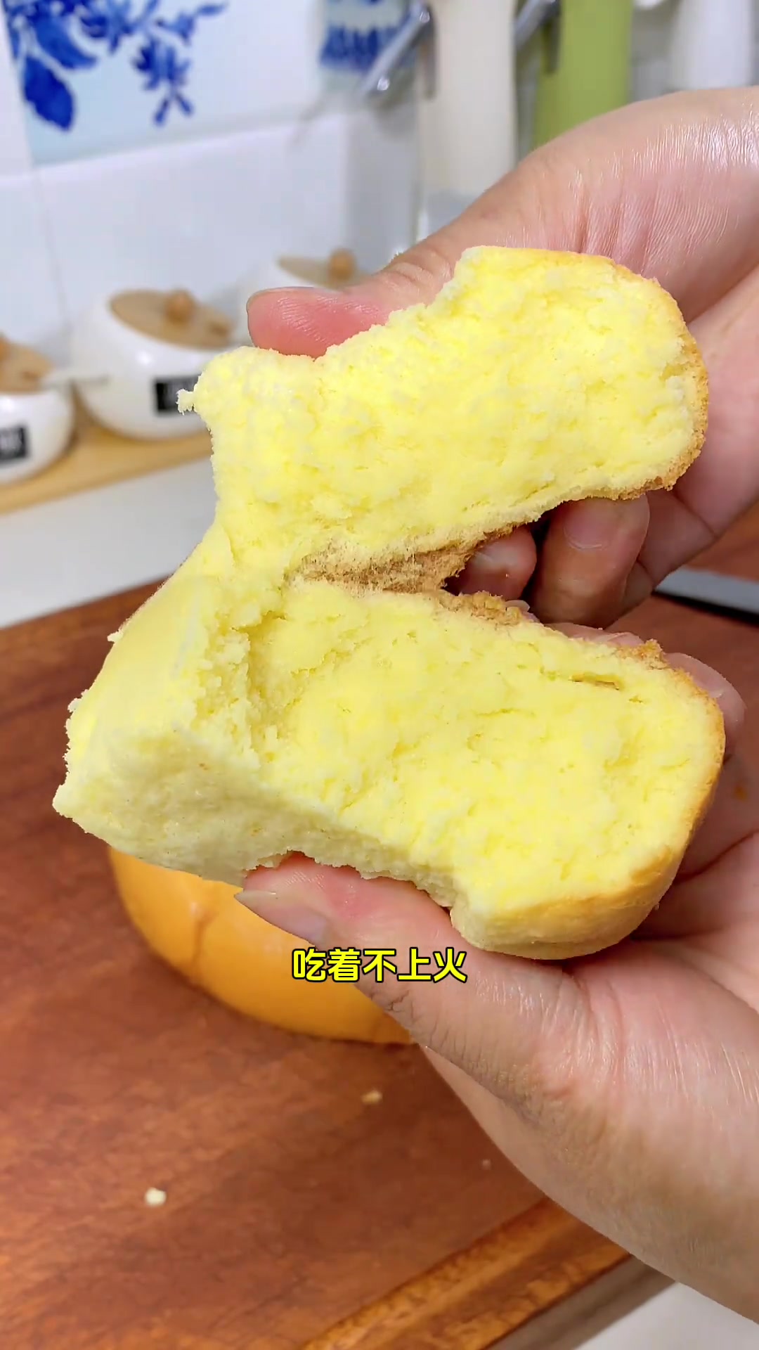 电饭煲蒸蛋糕，松软香甜，干净卫生