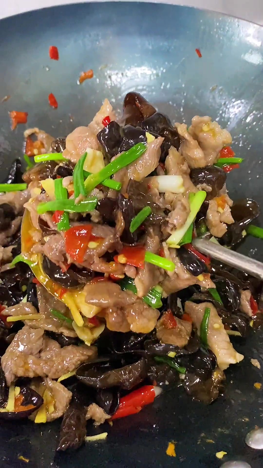 家里点菜率超高的木耳炒肉，巨下饭！