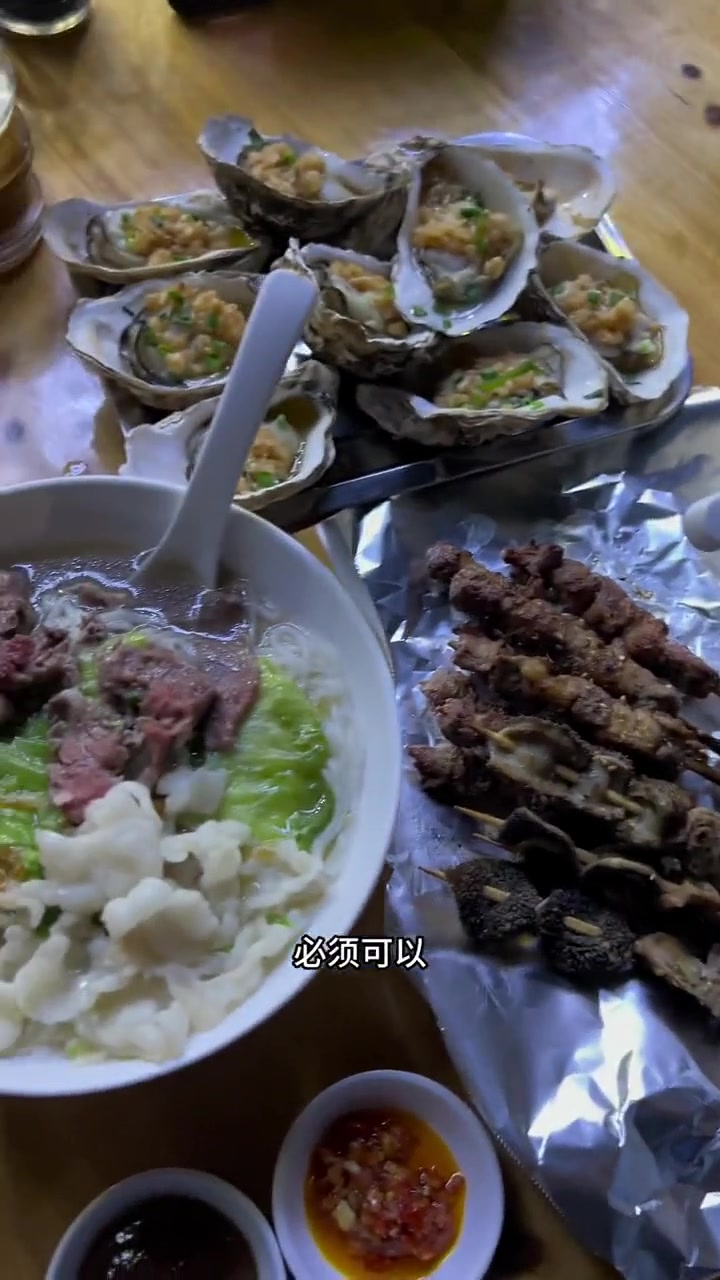 自助没吃饱，带，感受一下深圳的夜市小摊