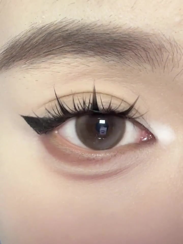 眼妆教程｜新手小猫眼妆