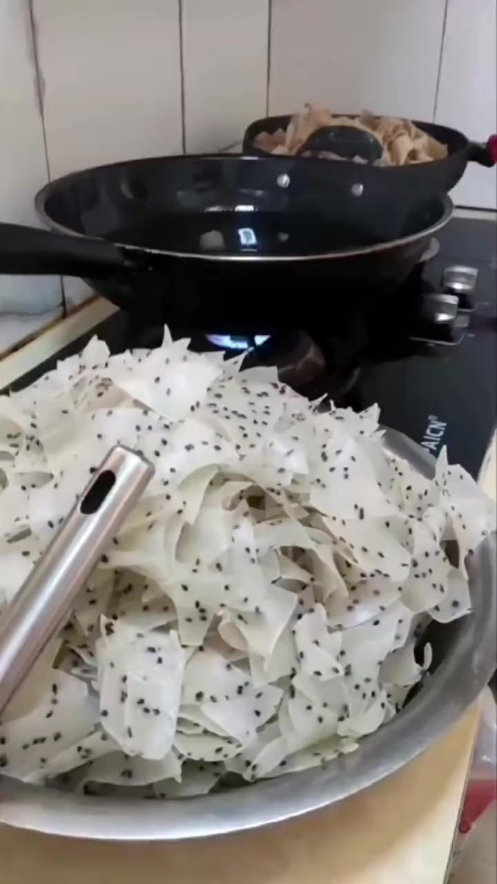 炸米面角子真的好吃，一口一个超满足