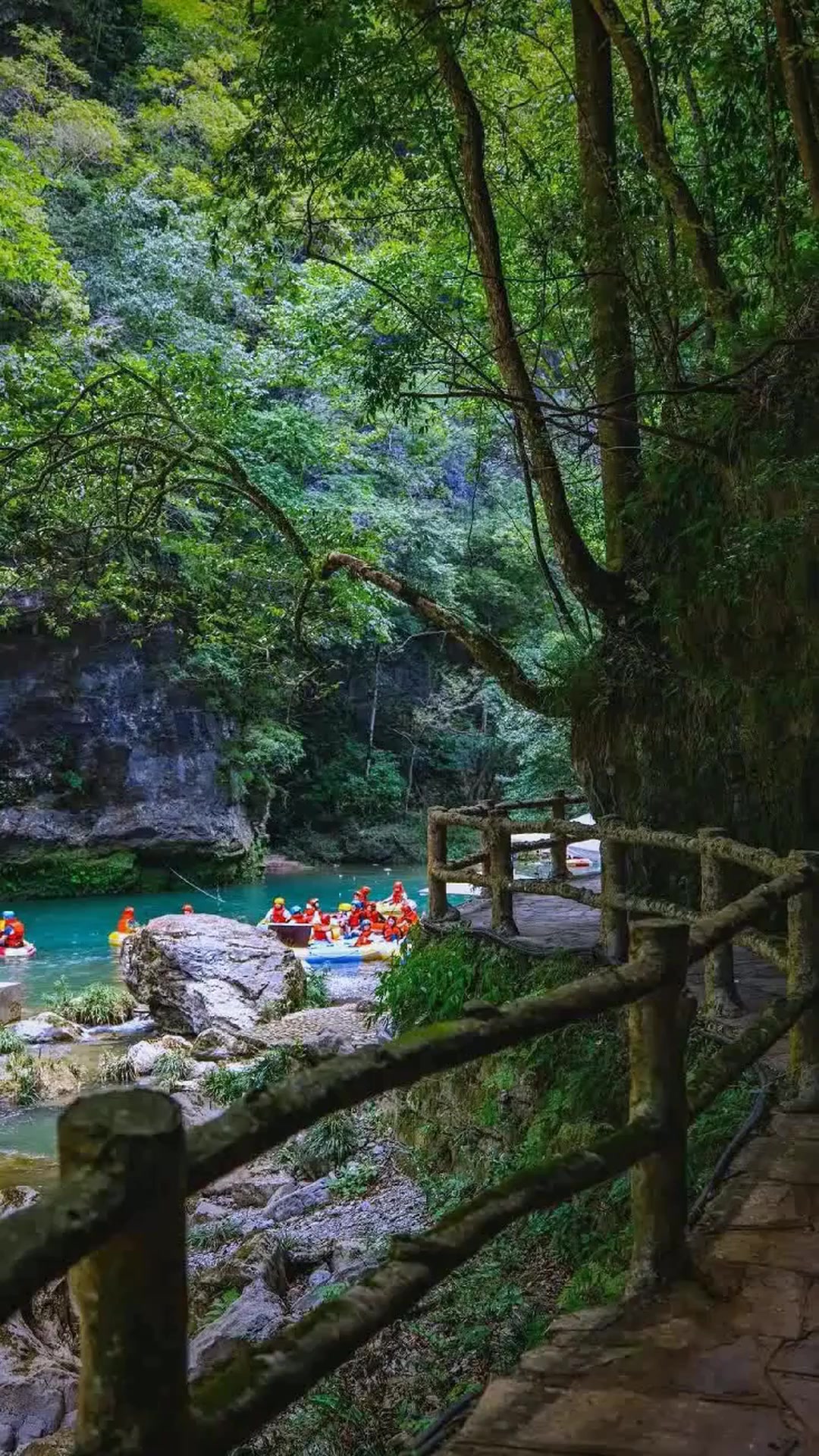 贵州漂流有多刺激？23℃夏天带你体验西天取经式冒险