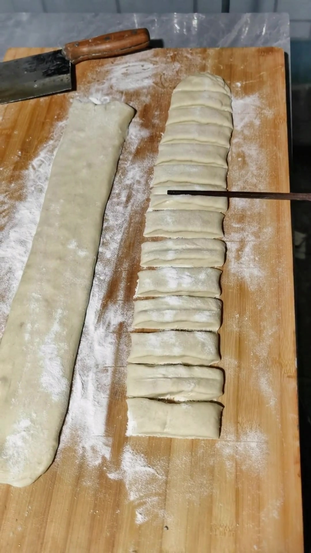 在家做蓬松大油条，配老豆腐，比早餐店还香