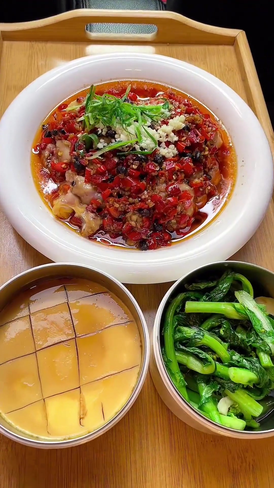 给老公送饭，剁椒鸡块回炉变香啦