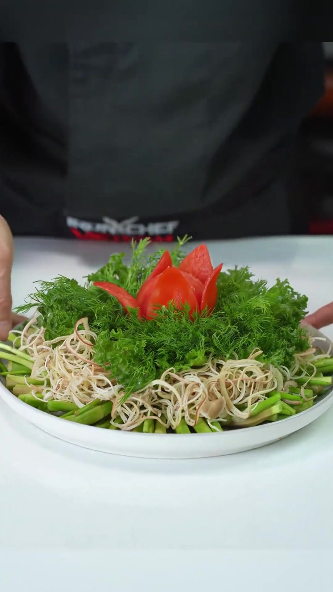 燕子鳐鱼翅打火锅，肉质脆嫩，口感绝佳