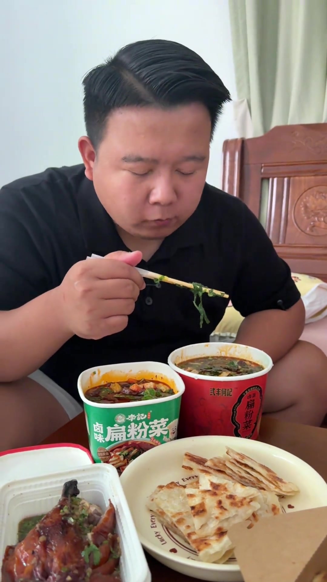 扁粉菜大王之争，哪家扁粉菜最好吃？