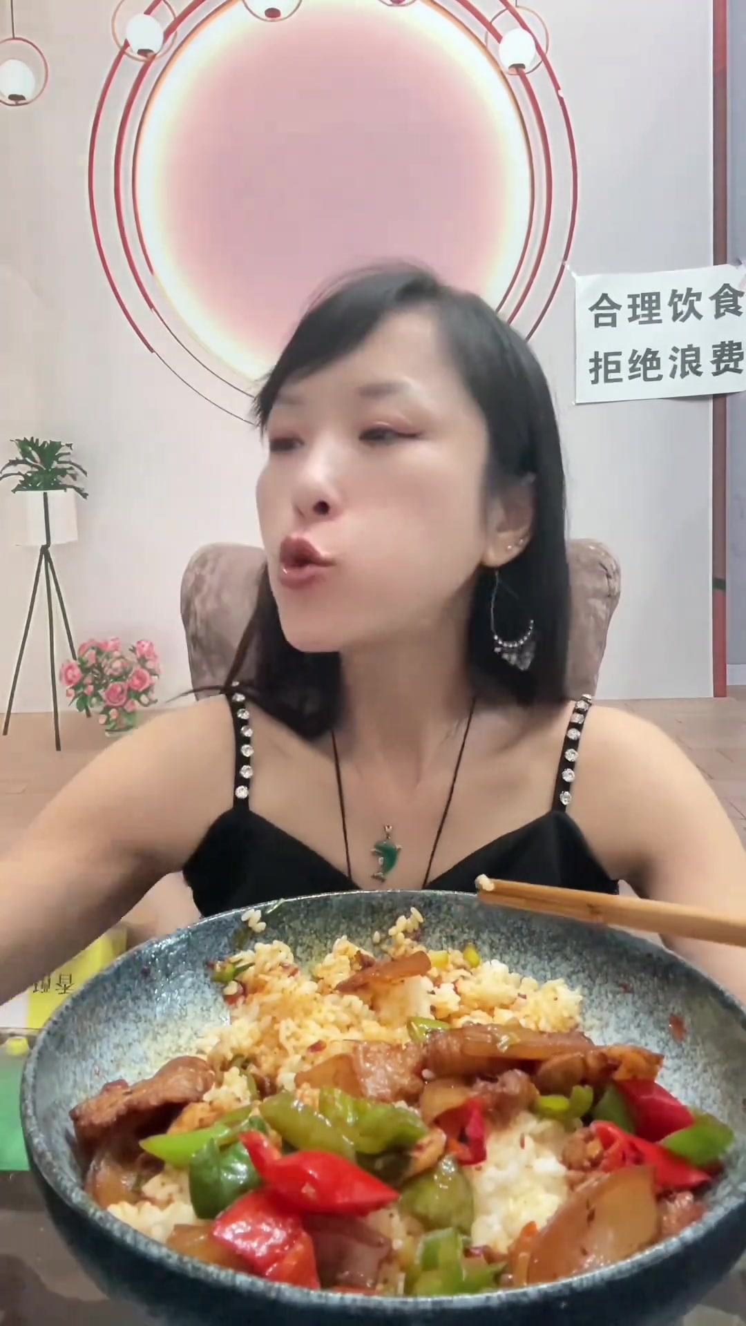 回锅肉盖饭，开吃！