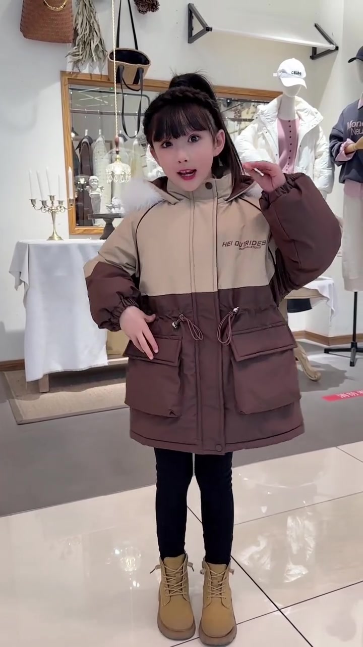 女儿的冬季特厚派克服,大毛领,高品质,时尚收腰棉服