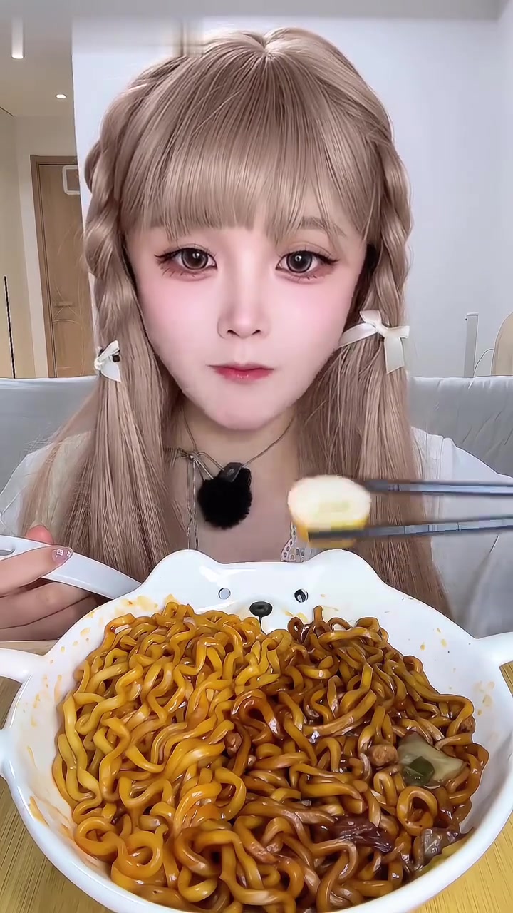 双口味三养火鸡面，甜辣炸鸡味加杂酱面