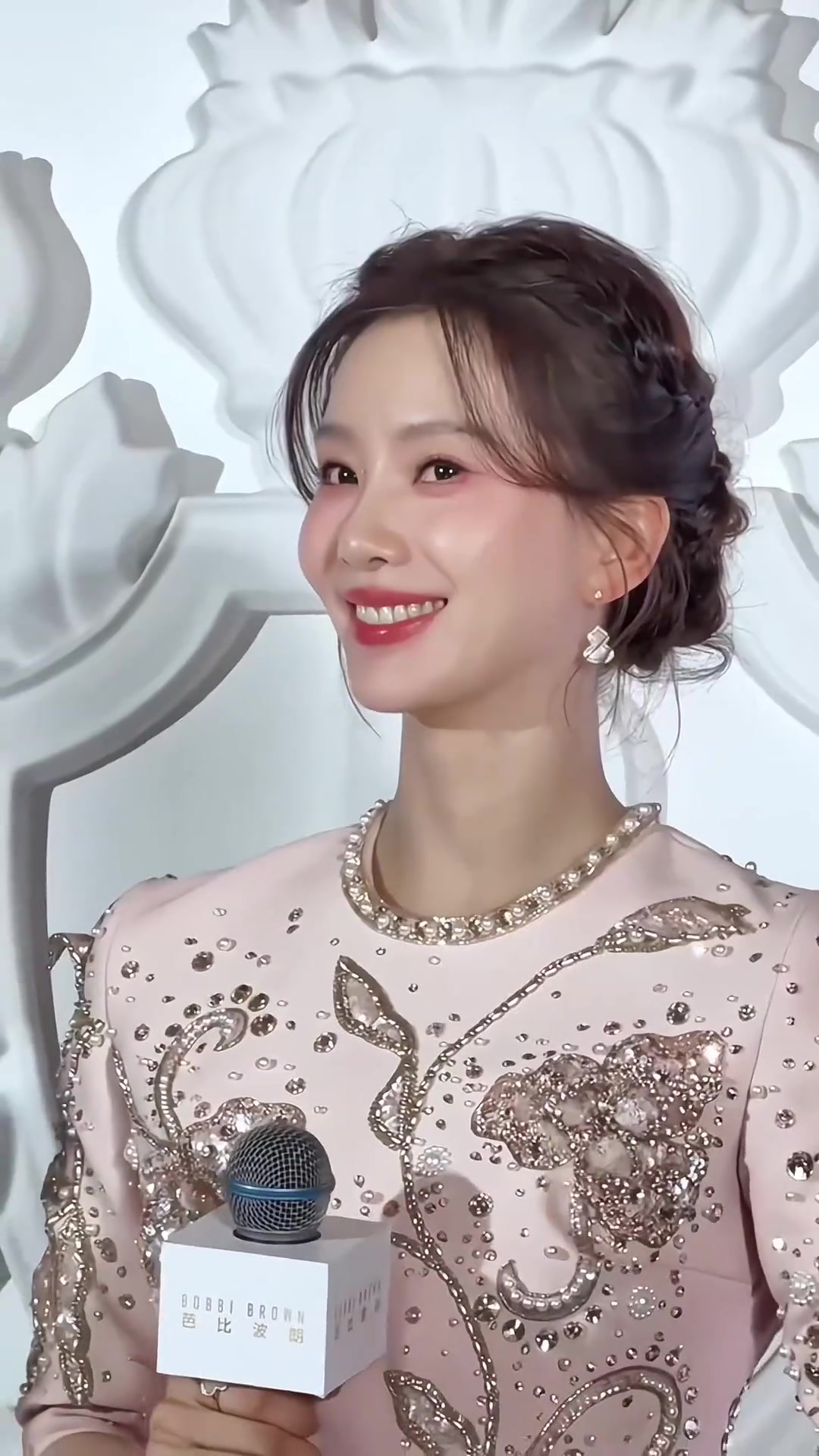 好像白瓷拟人化～